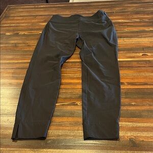 Women’s Athleta Black Wander Slim Ankle Pants size 8